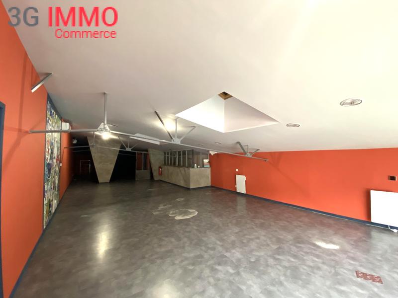 Local commercial - 360 m² - 6 pièces