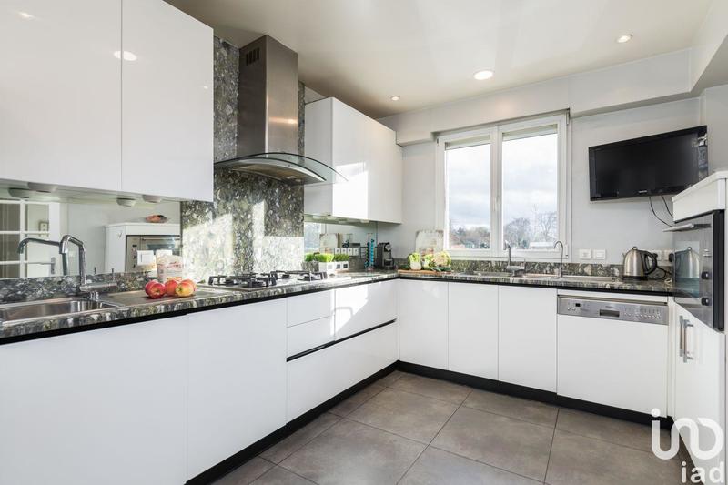 Maison - 249 m² - 6 pièces