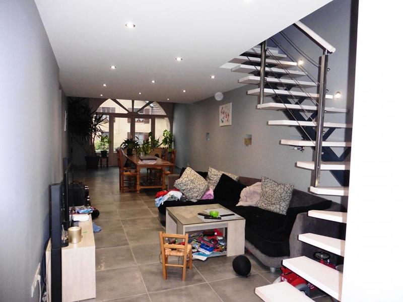 Demeure - 260 m² - 6 pièces