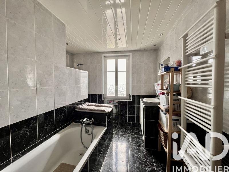 Maison - 95 m² - 4 pièces