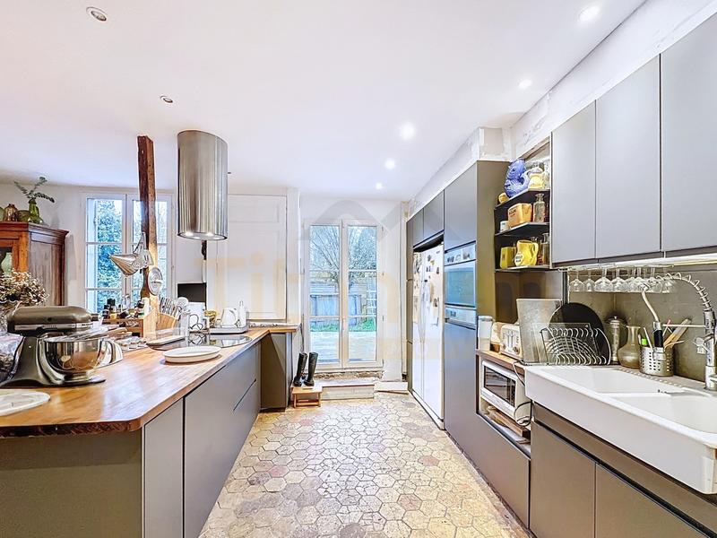 Maison - 141 m² - 6 pièces