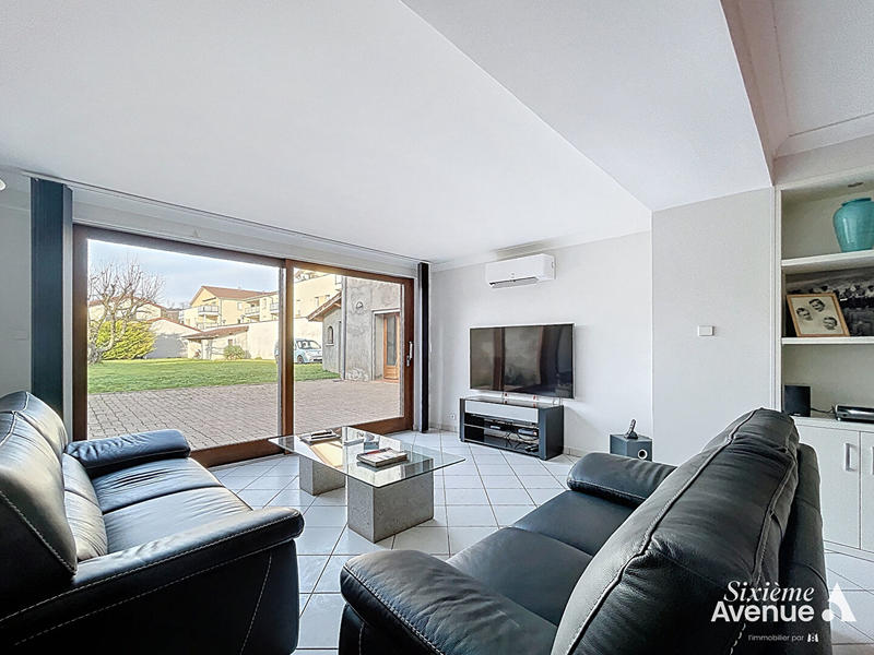 Maison - 307 m² - 8 pièces