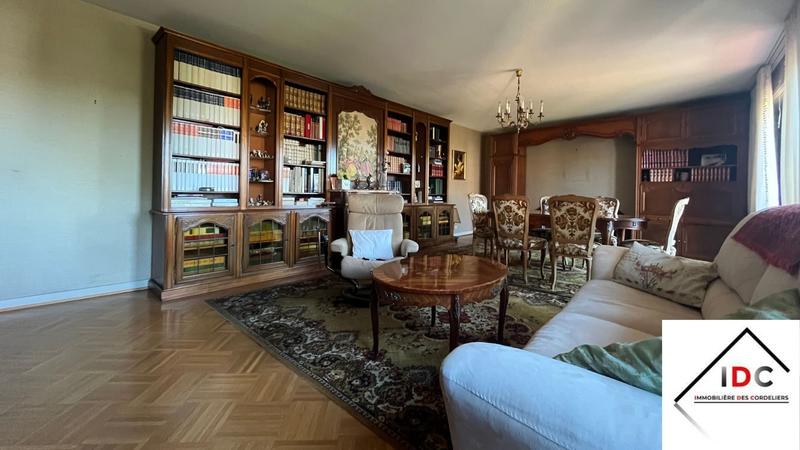 Appartement - 168 m² - 5 pièces