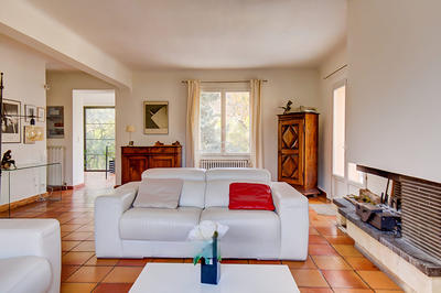 Maison - 230 m² - 7 pièces