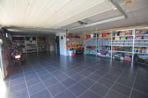 Propriété - 147 m² - 6 pièces