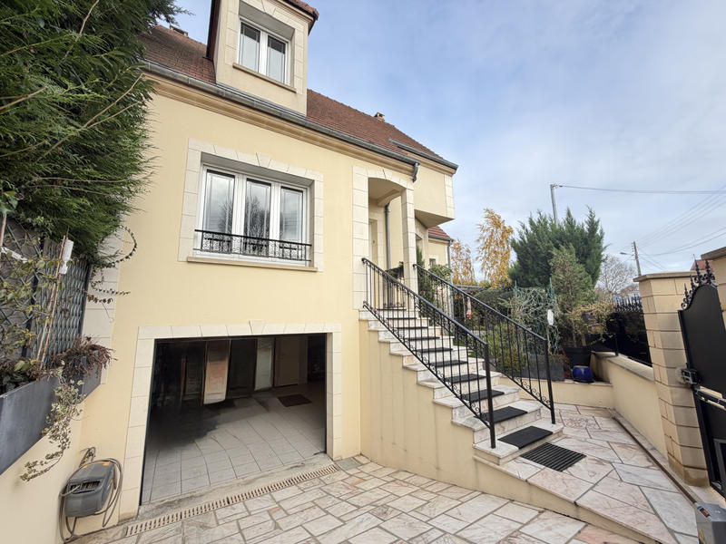 Maison - 115 m² - 4 pièces