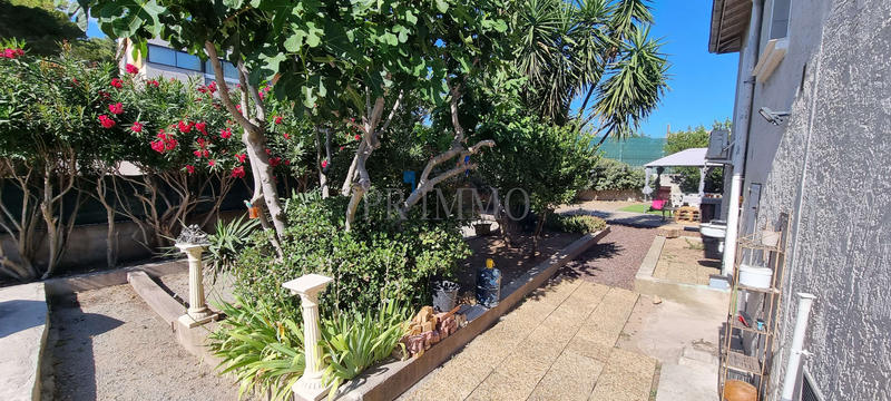 Local commercial - 85 m² - 4 pièces