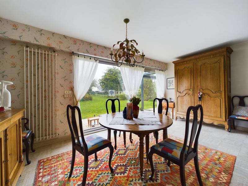 Maison - 213 m² - 8 pièces