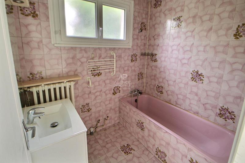 Maison - 90 m² - 6 pièces