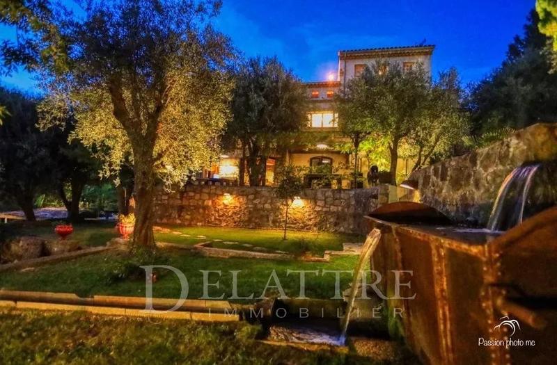 Villa - 230 m² - 10 pièces