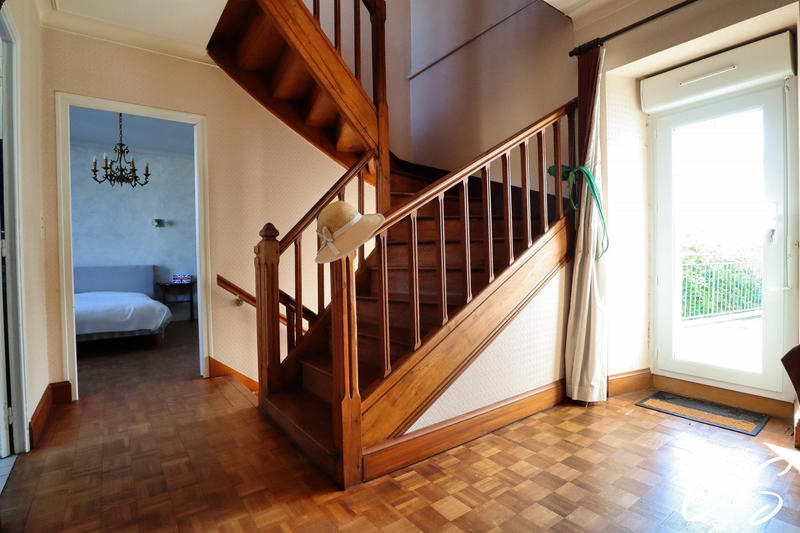 Maison - 272 m² - 10 pièces