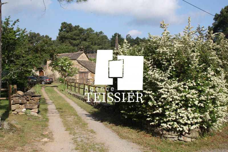 Maison - 270 m² - 18 pièces