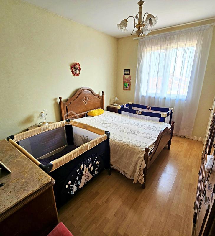 Maison traditionnelle - 230 m² - 7 pièces