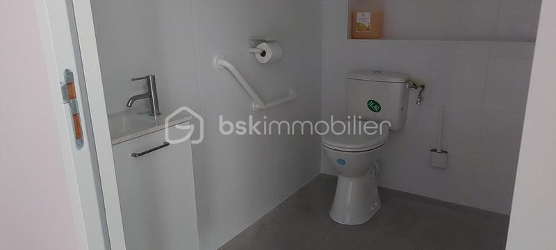 Local commercial - 117 m² - 4 pièces