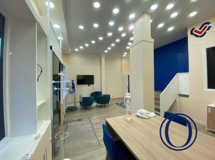 Local commercial - 93 m²