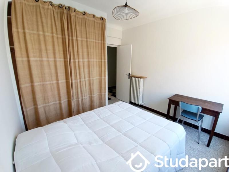 Chambre - 9 m² - 1 pièce