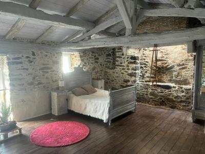 Maison - 250 m² - 8 pièces