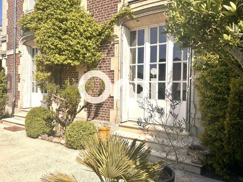 Maison - 175 m² - 9 pièces