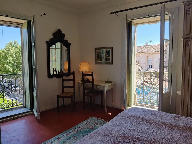 Maison - 430 m² - 18 pièces