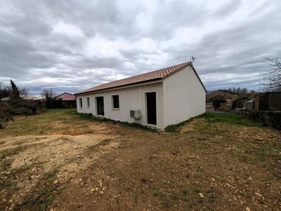 Maison - 105 m² - 4 pièces