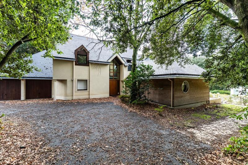 Propriété - 200 m² - 8 pièces