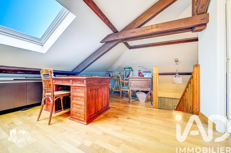 Maison - 212 m² - 9 pièces