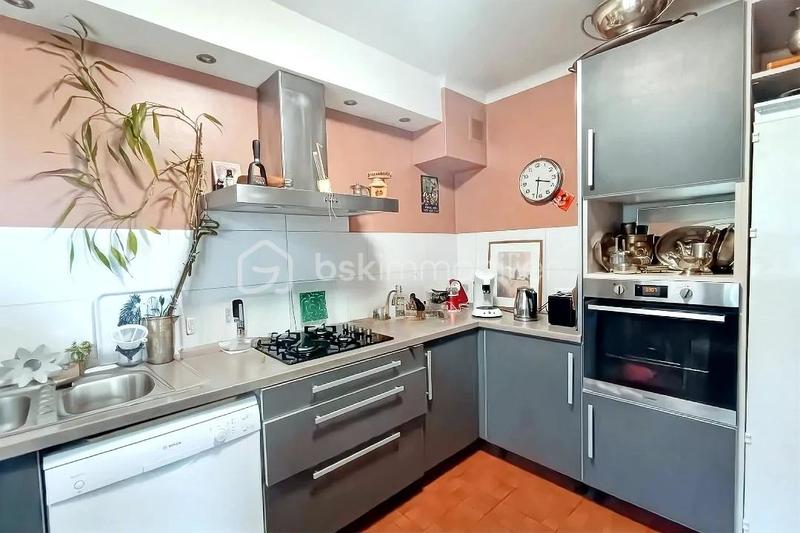 Propriété - 225 m² - 7 pièces