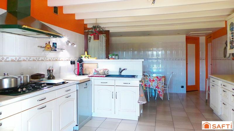 Maison - 197 m² - 7 pièces