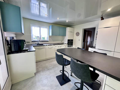 Maison - 105 m² - 6 pièces