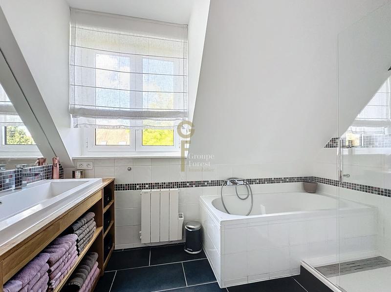 Maison - 212 m² - 7 pièces