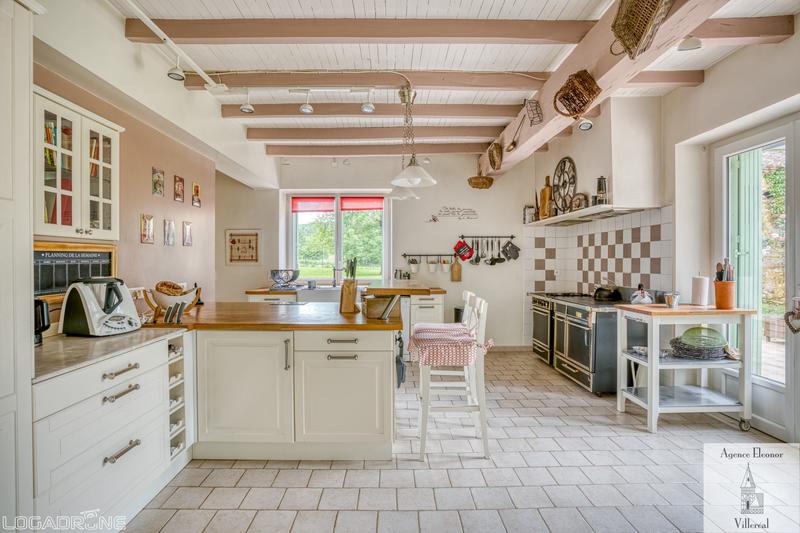 Maison traditionnelle - 315 m² - 10 pièces