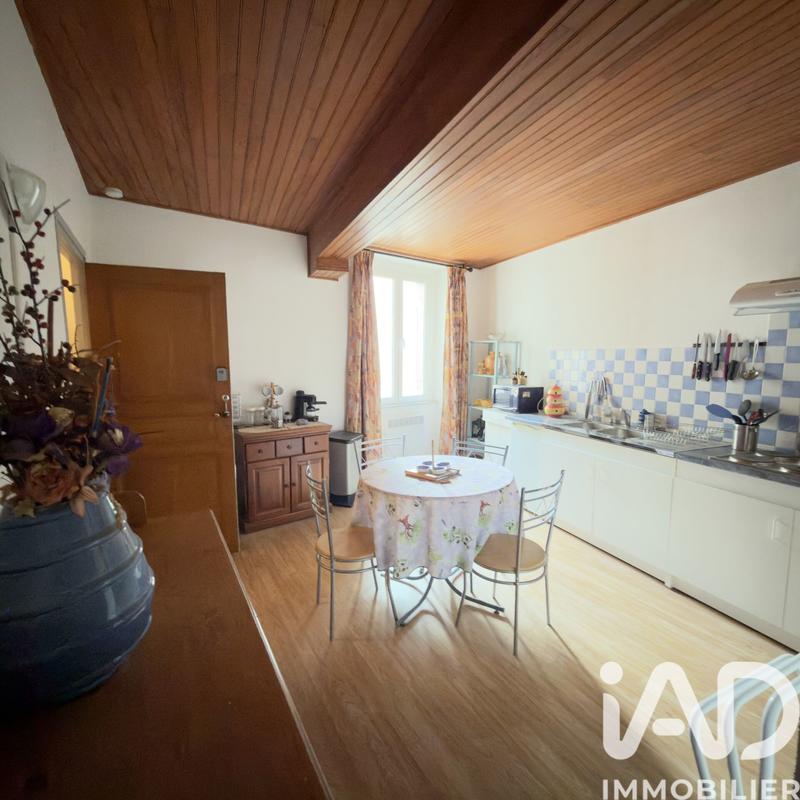 Maison - 220 m² - 13 pièces