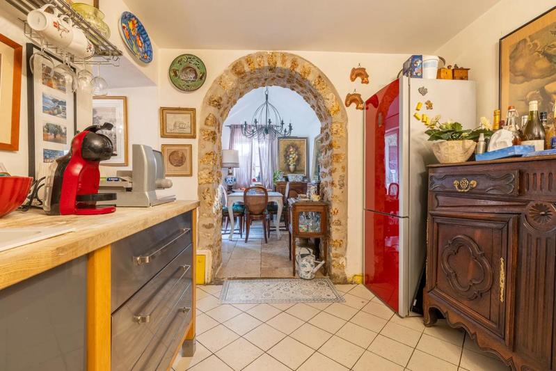 Maison - 212 m² - 9 pièces