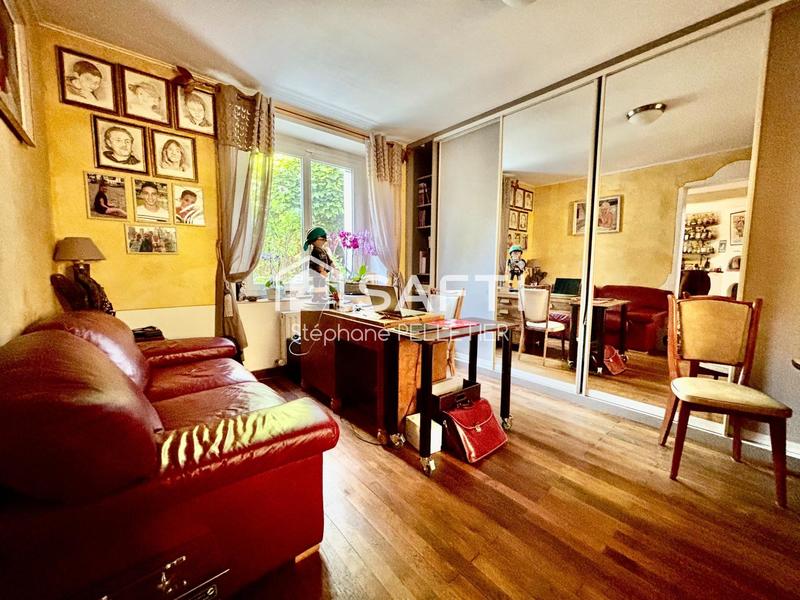 Maison - 241 m² - 10 pièces