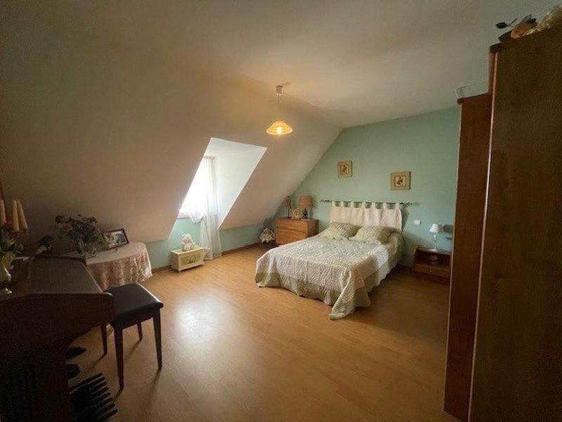 Maison - 185 m² - 7 pièces