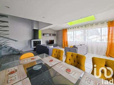 Maison - 206 m² - 8 pièces