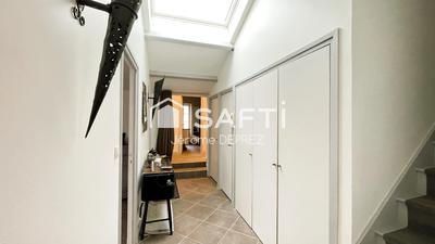 Maison - 201 m² - 9 pièces