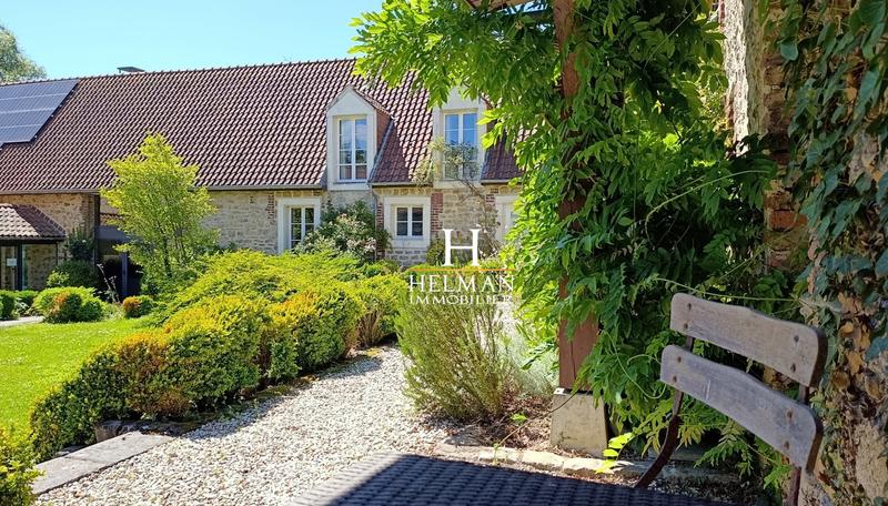 Maison - 738 m² - 10 pièces