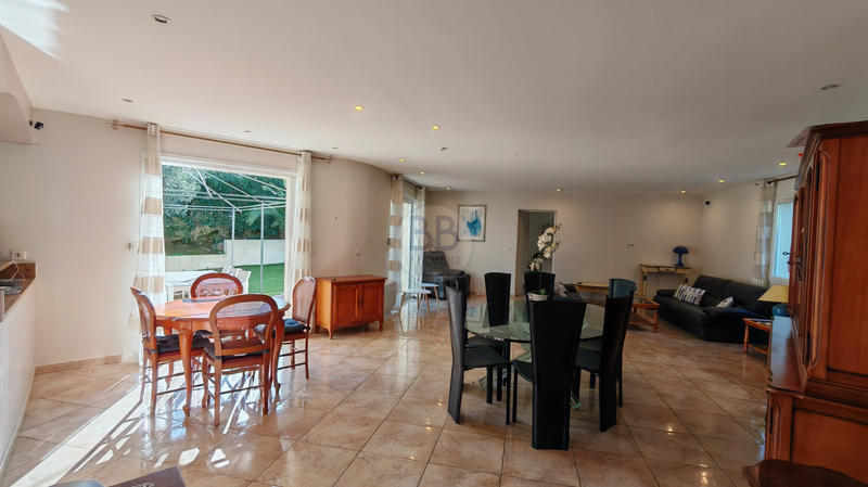 Maison - 163 m² - 6 pièces