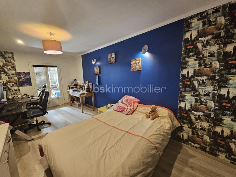 Propriété - 326 m² - 9 pièces