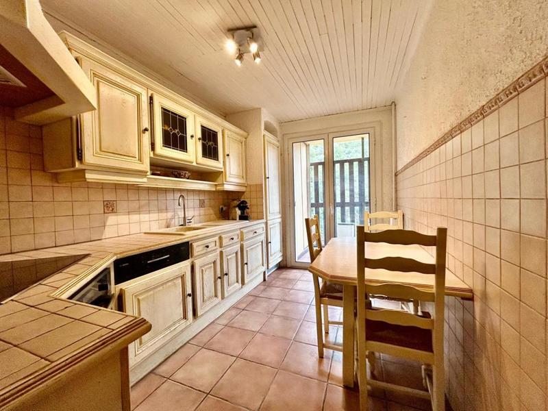 Appartement - 80 m² - 4 pièces