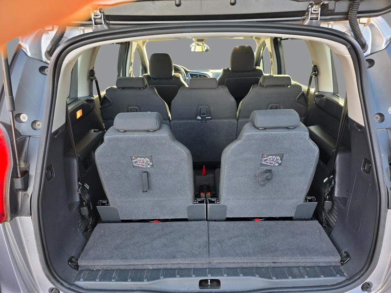 Peugeot 5008 - 1.6 HDi 115 Cv Business Pack 7 Places - 6 Cv