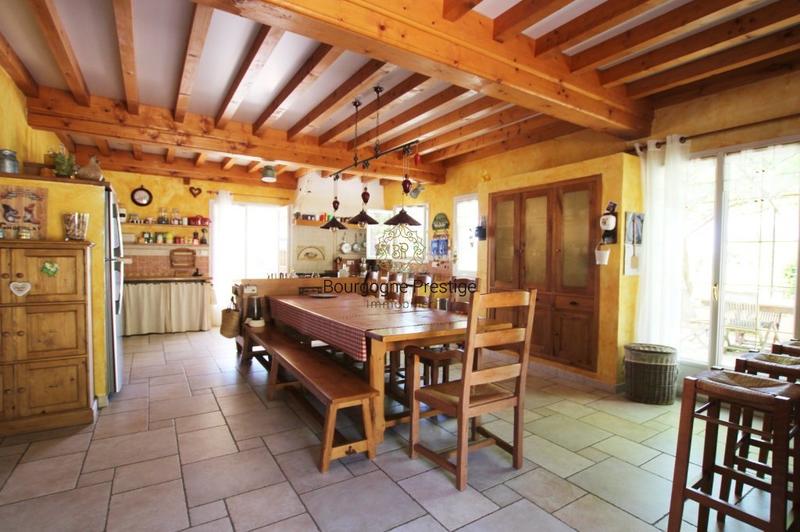 Propriété - 283 m² - 8 pièces