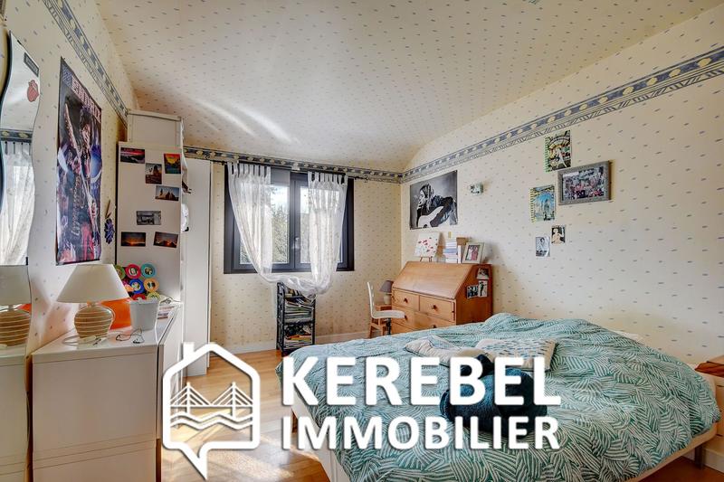 Maison - 180 m² - 7 pièces