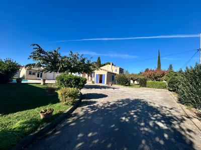 Villa - 196 m² - 8 pièces