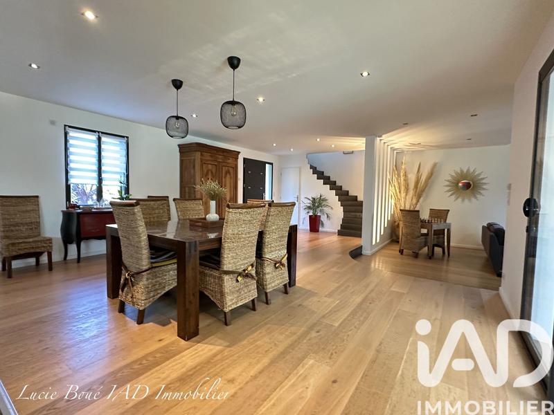 Maison de maîtres - 270 m² - 10 pièces