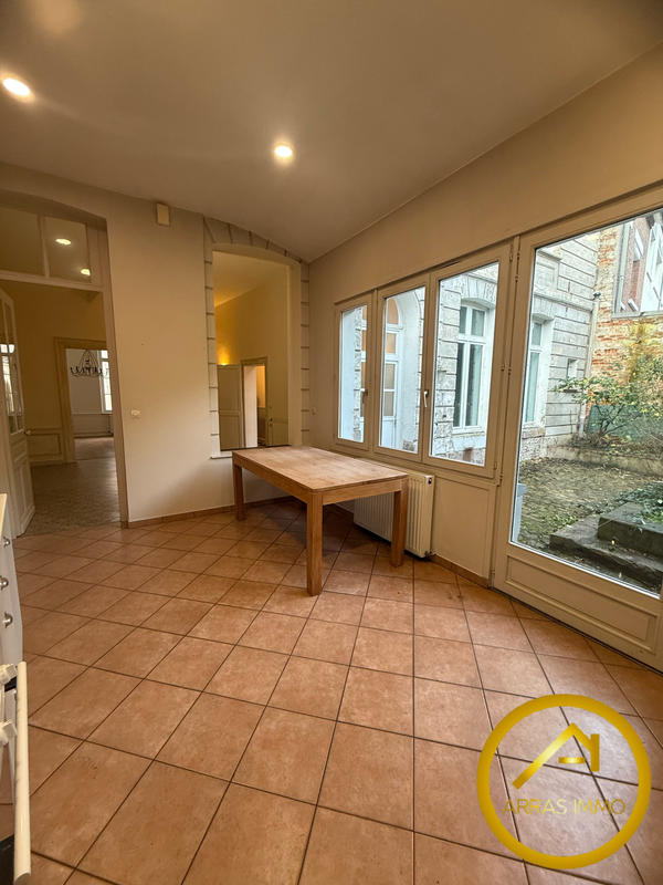 Maison - 209 m² - 9 pièces