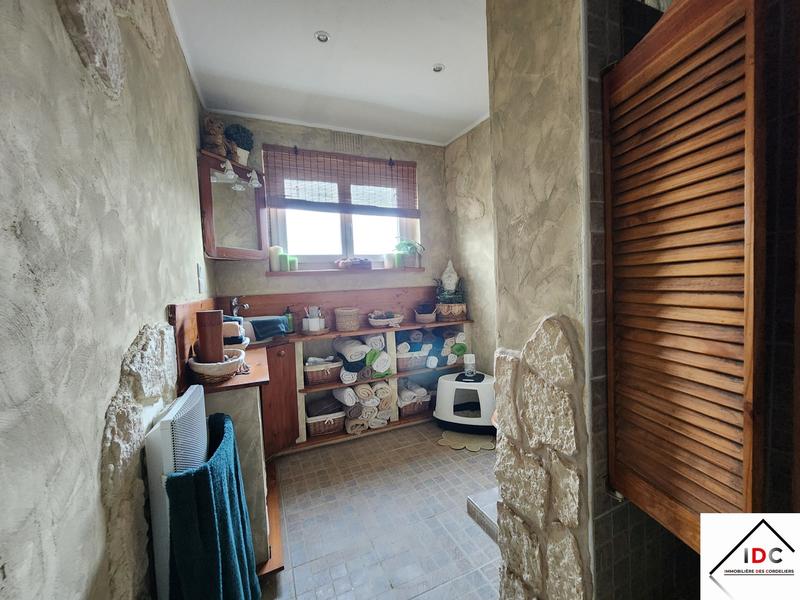 Maison - 240 m² - 7 pièces