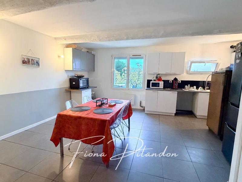 Immeuble - 142 m² - 8 pièces