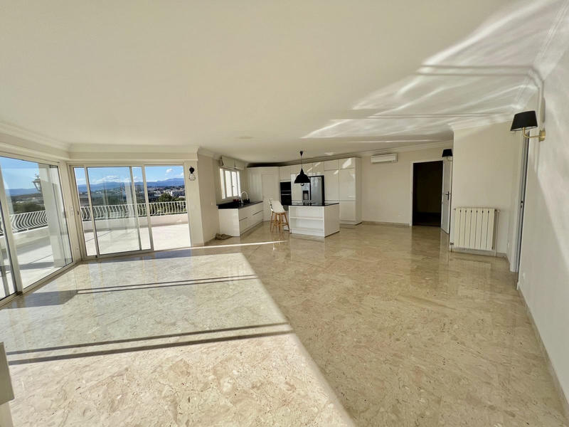 Villa - 240 m² - 5 pièces